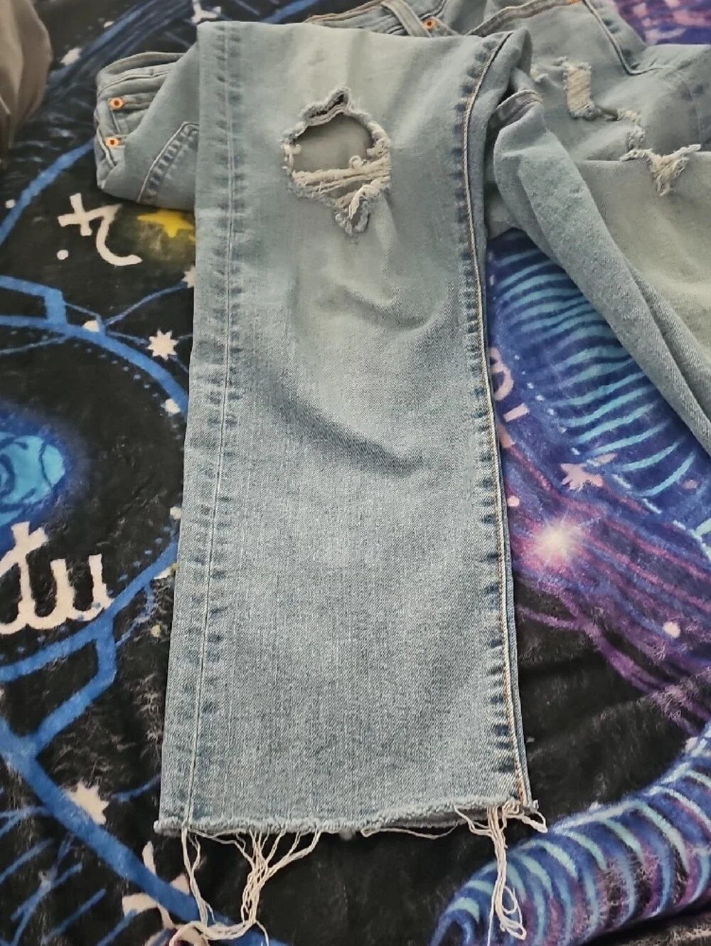Levis Womens Light Blue Distressed Jeans